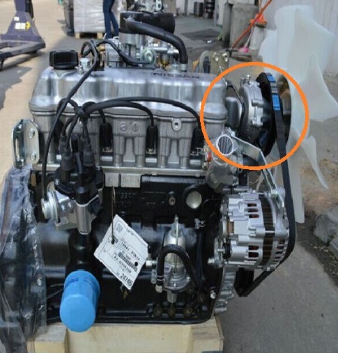 Nissan K21/K25 forklift engine showing where the water pump is located