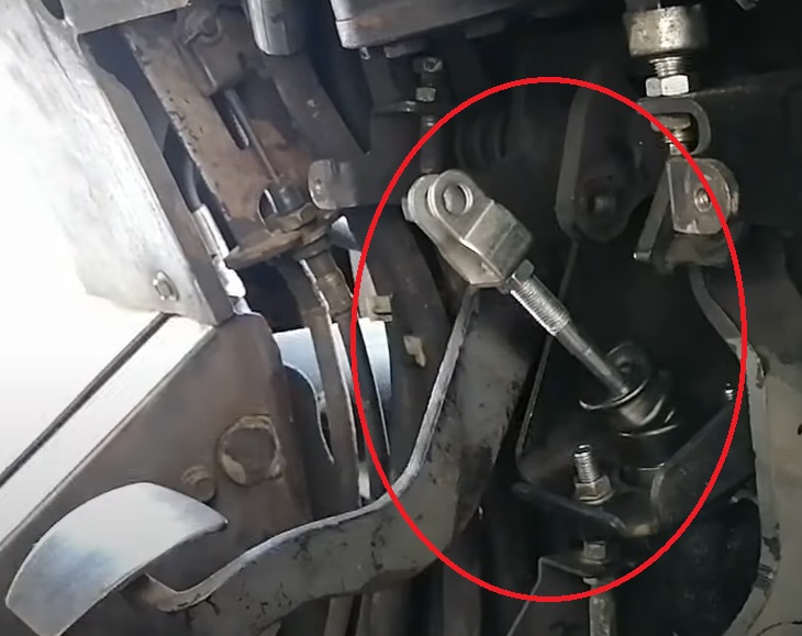 Toyota forklift master cylinder highlighted by a red circle. Use as guide to located the master cylinder on the lift truck