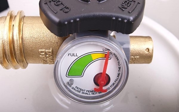 An image of a float gauge on a propane tank