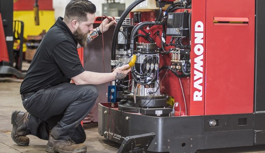 Electrical checking of a Raymond forklift